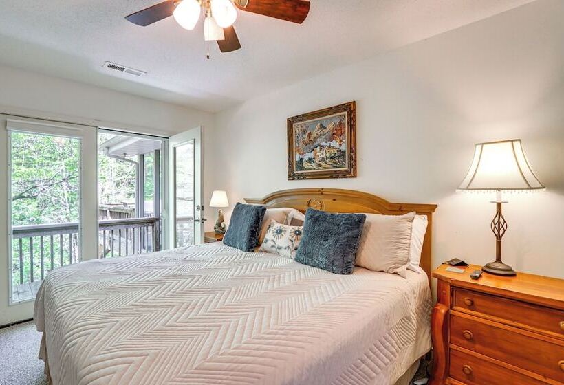 Ellijay Cottage W/ Creek Access & Private Hot Tub!