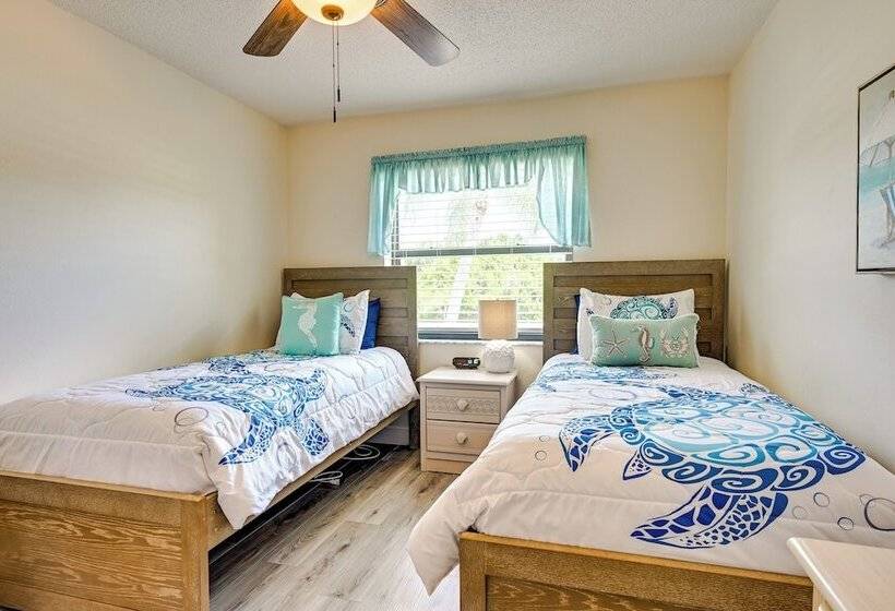 Englewood Home W/ Saltwater Pool: 6 Mi To Beach!