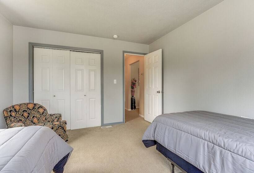 Family Spokane Valley Home W/ Patio & Gas Grill!