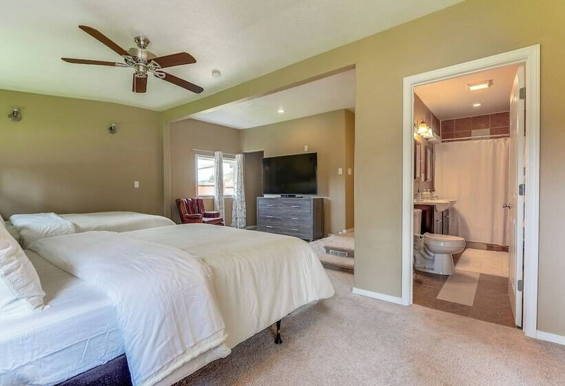 Family Spokane Valley Home W/ Patio & Gas Grill!