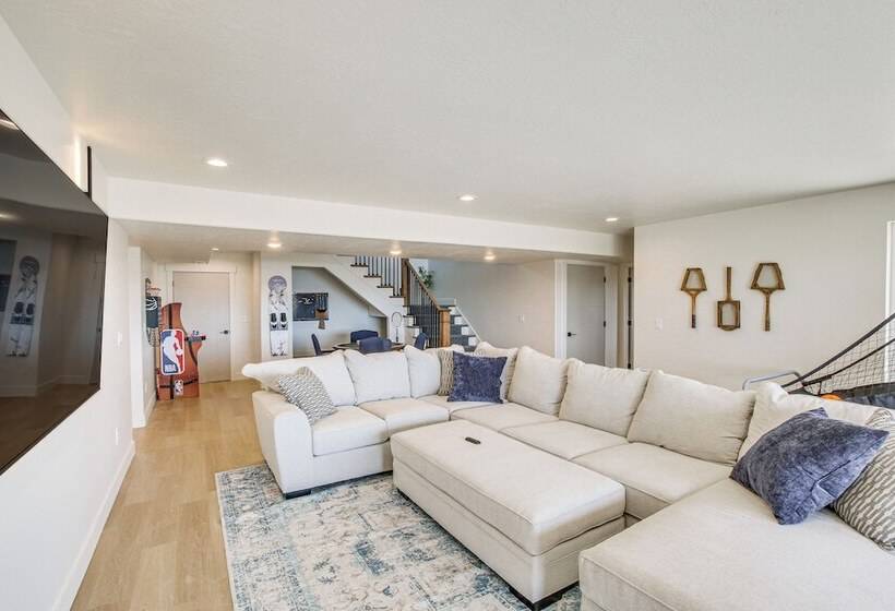 Fish Haven Gem W/ Lake View & Community Beach!