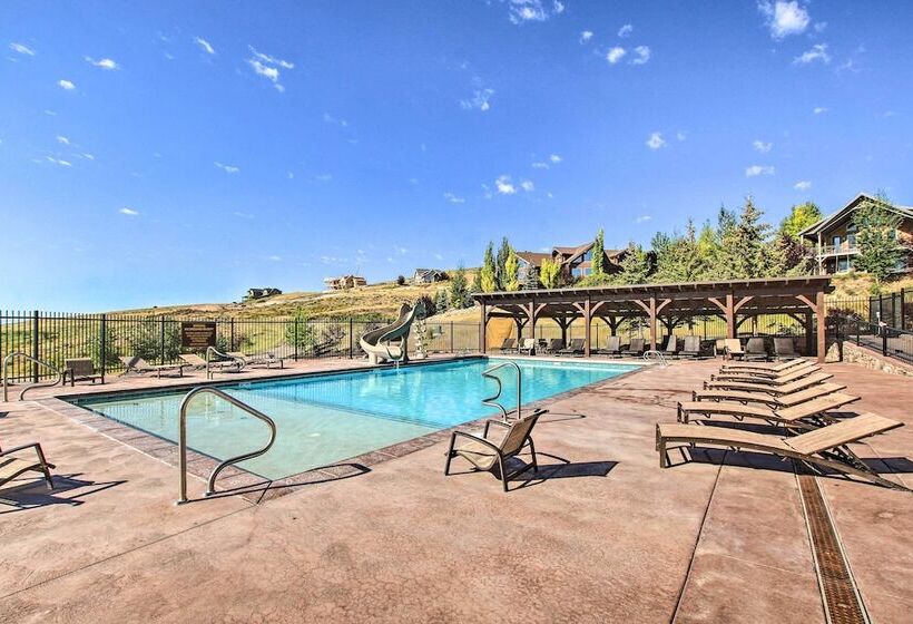 Fish Haven Gem W/ Lake View & Community Beach!