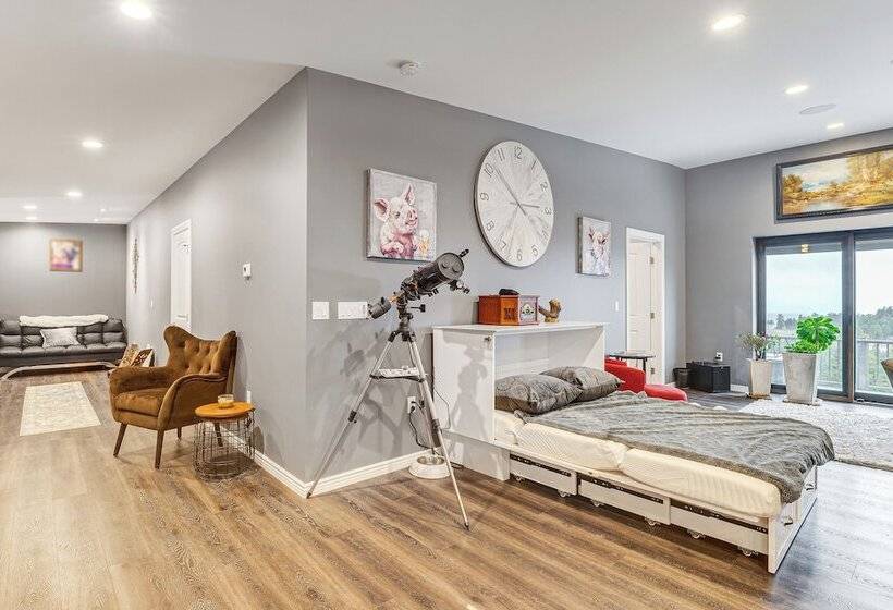 Florissant Home W/ Hot Tub, Putting Green & Views!