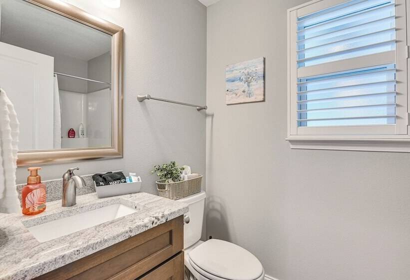 Fort Walton Beach House: Lanai W/ Saltwater Pool!