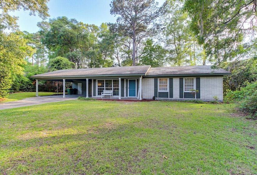 Garden City Home W/ Screened Porch: Near Savannah!