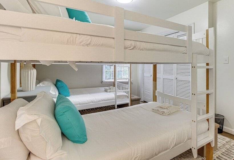 Garden City Home W/ Screened Porch: Near Savannah!