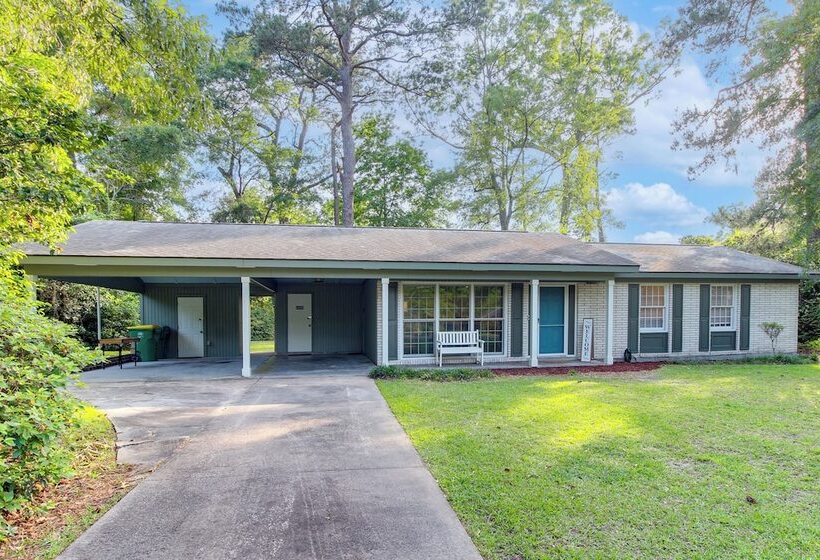 Garden City Home W/ Screened Porch: Near Savannah!