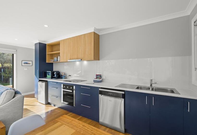 Herlihys On Huon   Cabin 1