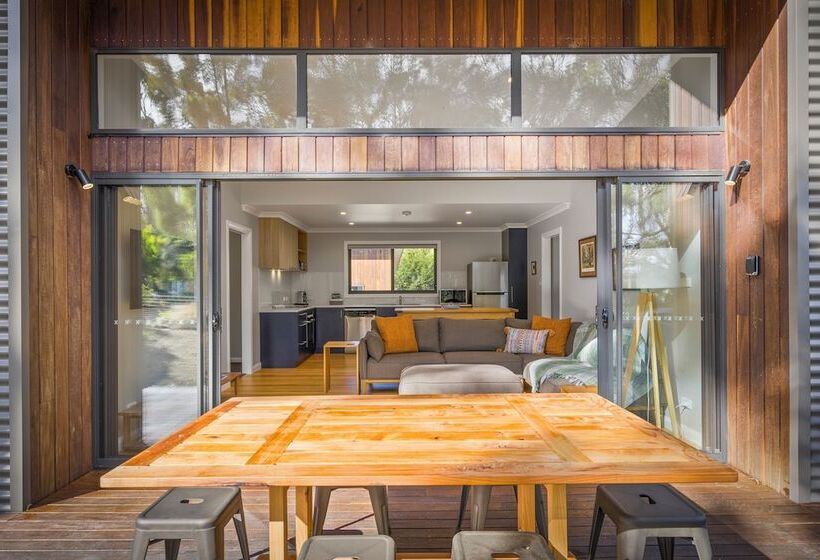 Herlihys On Huon   Cabin 2