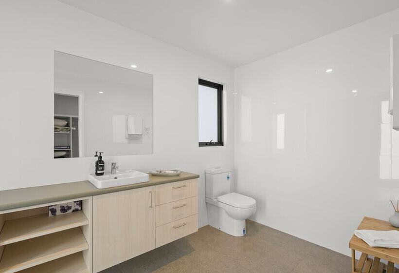 Herlihys On Huon   Cabin 2