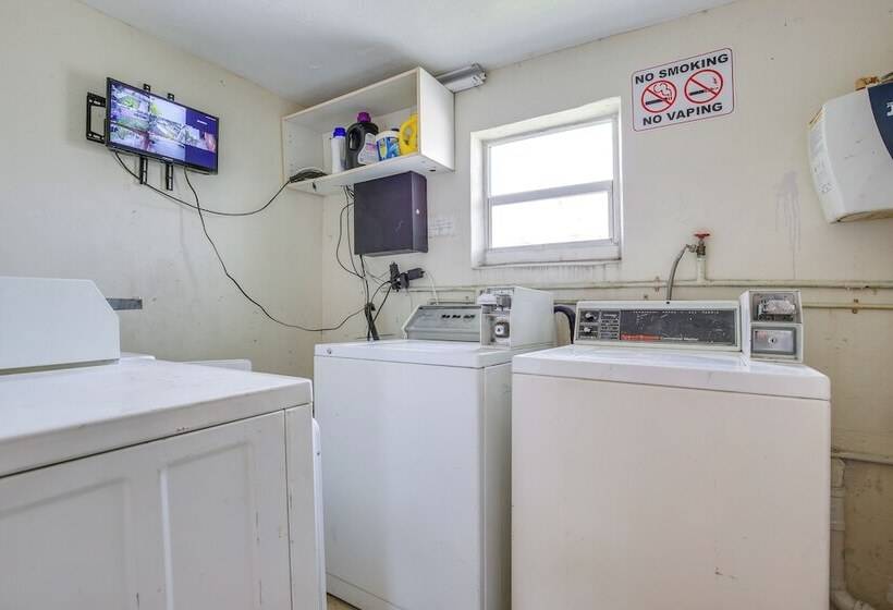 Hollywood Apartment, 5 Mi To Hard Rock Stadium!