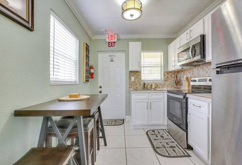 Hollywood Apartment, 5 Mi To Hard Rock Stadium!