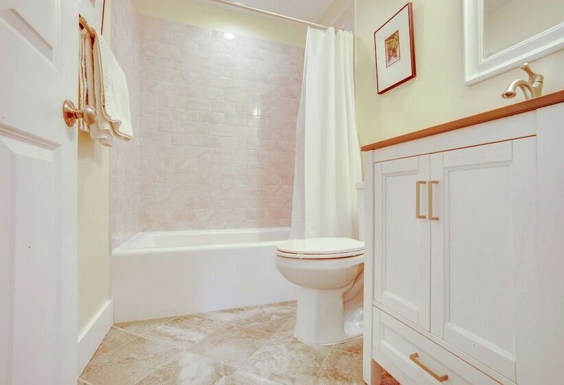 Home In Beaufort Historic District W/ Private Yard