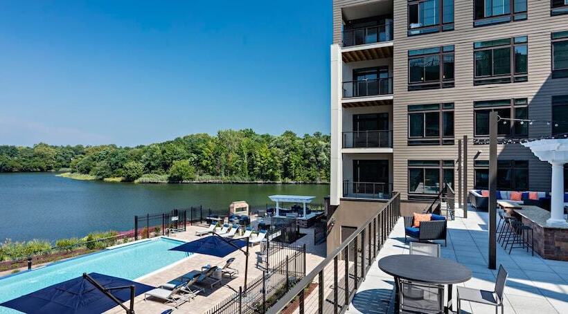 פונדק Kings Point Lux Suites