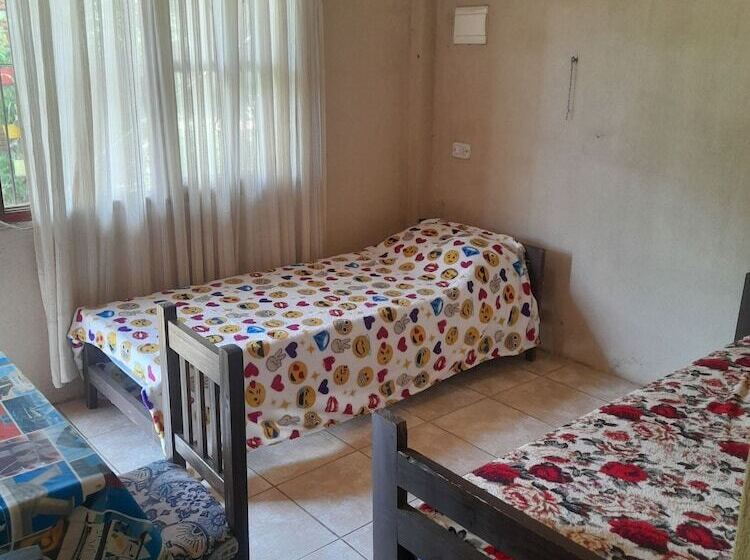 مسافرخانه Valeria