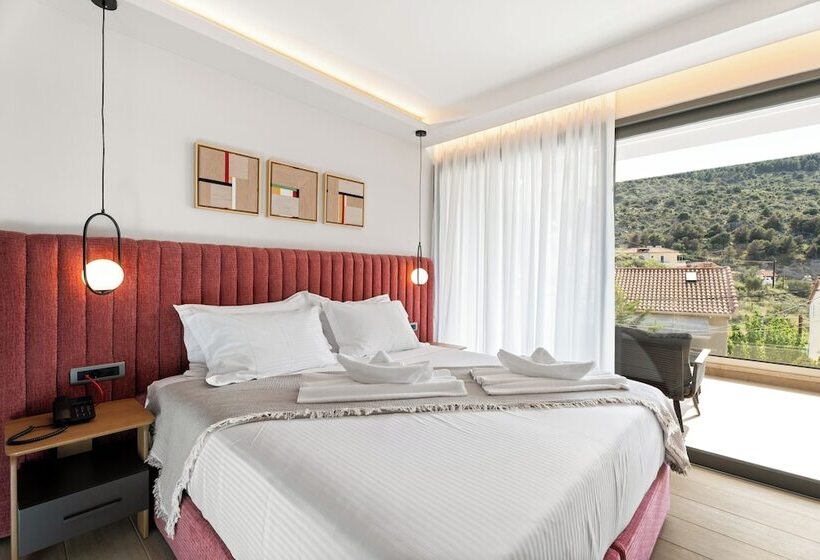 هتل Ennea Muses Rooms & Suites
