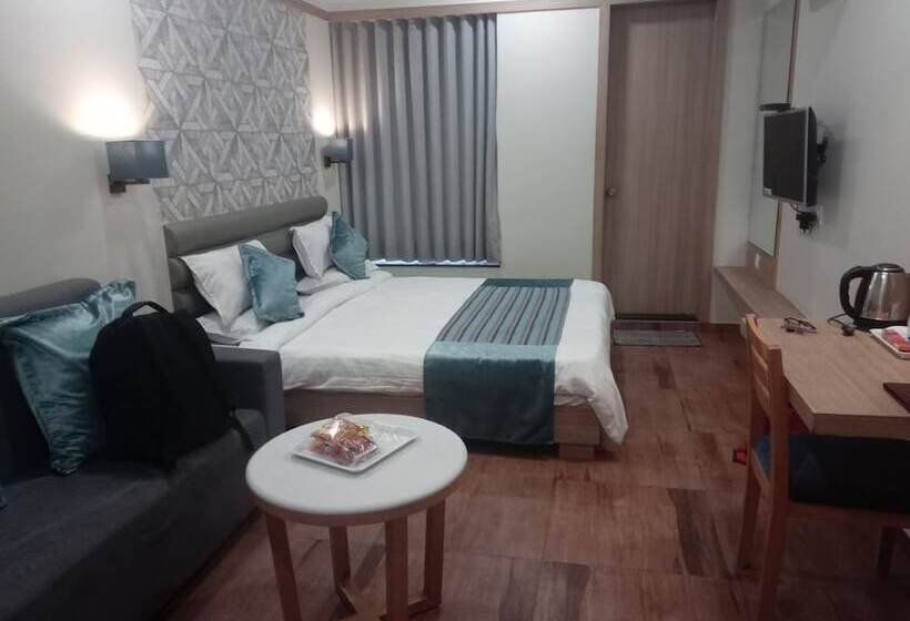 Hotel Everland Rajkot