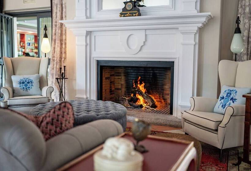 Отель Hacienda El Alcornocal