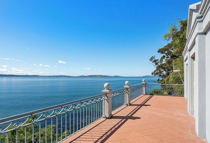 בית מלון כפרי Hakari   Waterfront & Light Filled