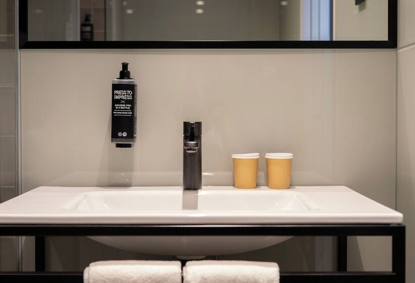 هتل Ibis Styles Lisboa Aeroporto