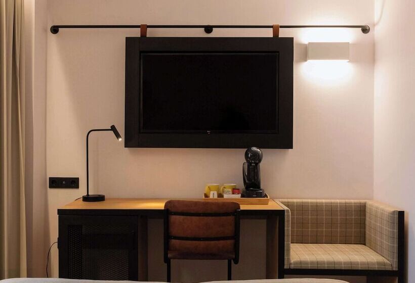 هتل Ibis Styles Lisboa Aeroporto