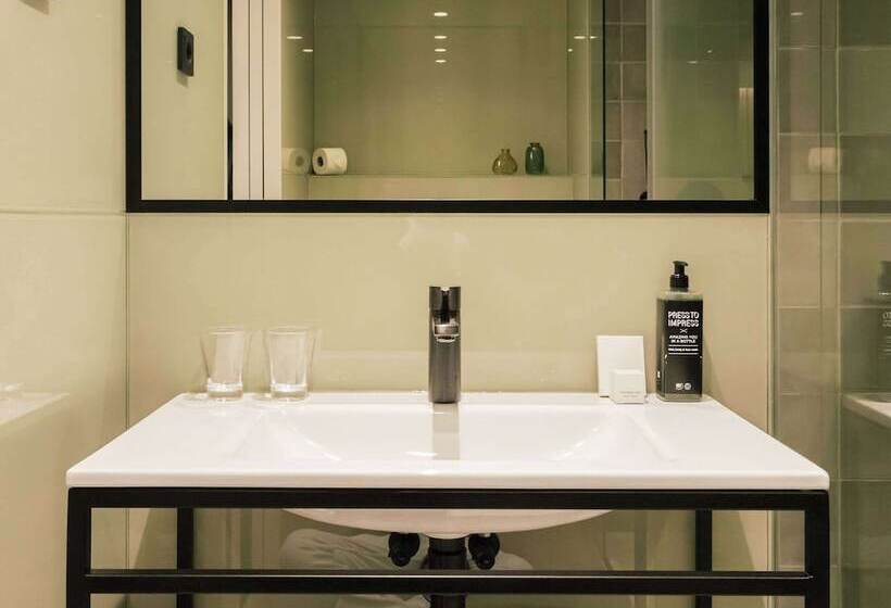 هتل Ibis Styles Lisboa Aeroporto