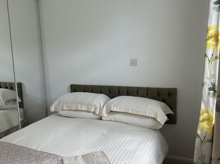 فندق Cozy Coastal Lodge In Hayle