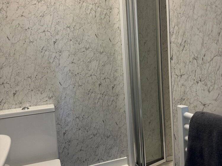 فندق Cozy Coastal Lodge In Hayle