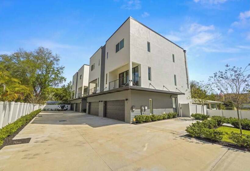 فندق Impeccable Townhome In Tampa Fl