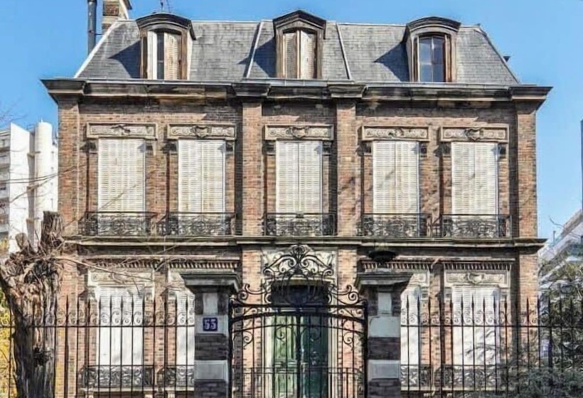 Отель Le Charmant