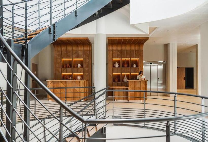 Отель Le Set Hôtel & Spa