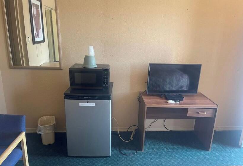 فندق Relax Inn By Oyo Clinton