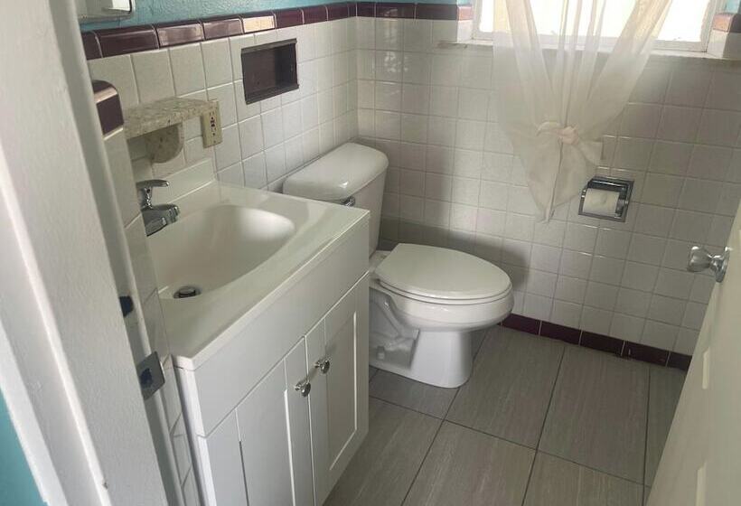 فندق Relax Inn By Oyo Clinton