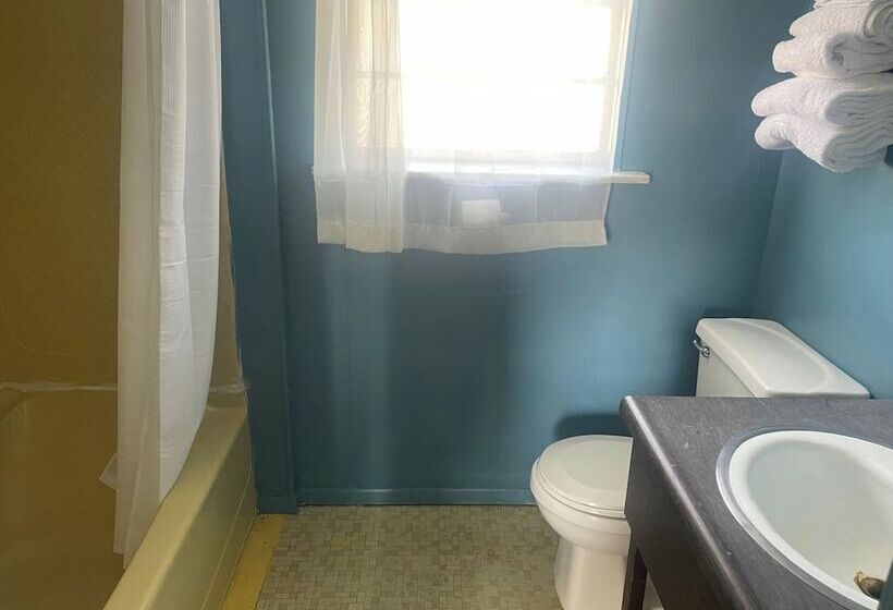 فندق Relax Inn By Oyo Clinton