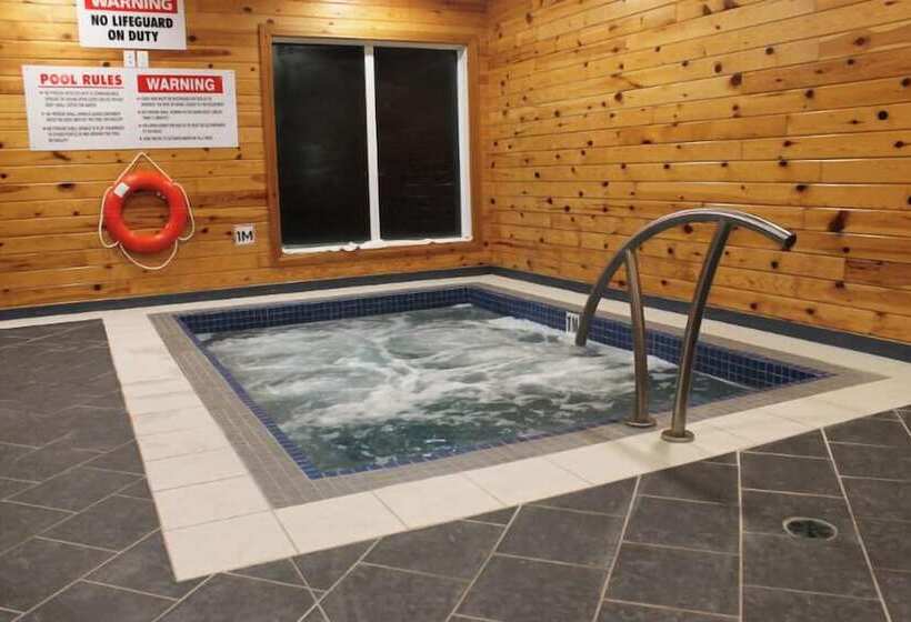 فندق Roadhouse 52 Inn & Suites