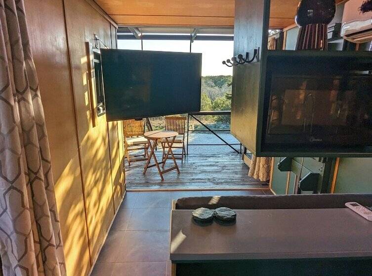 هتل روستایی Lost Horizon Texas