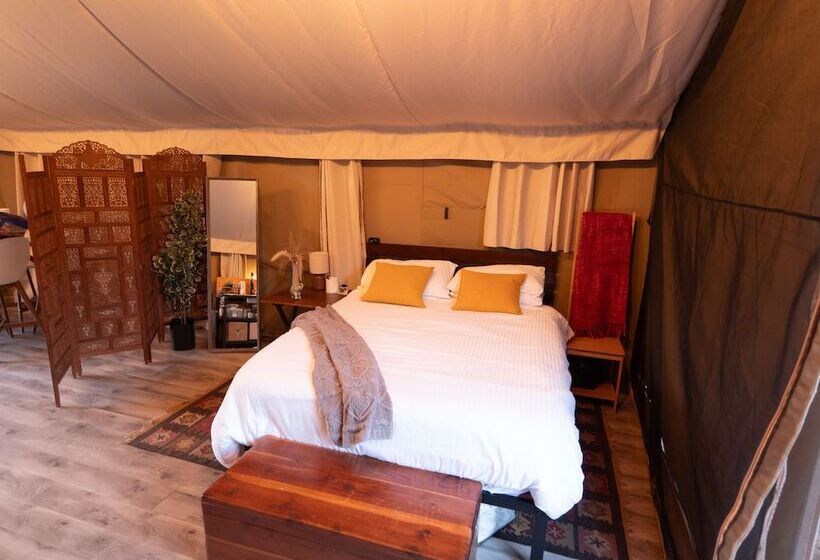 هتل روستایی Lost Horizon Texas