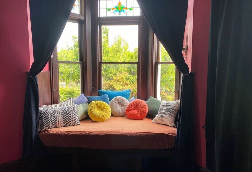 فندق The Weller House