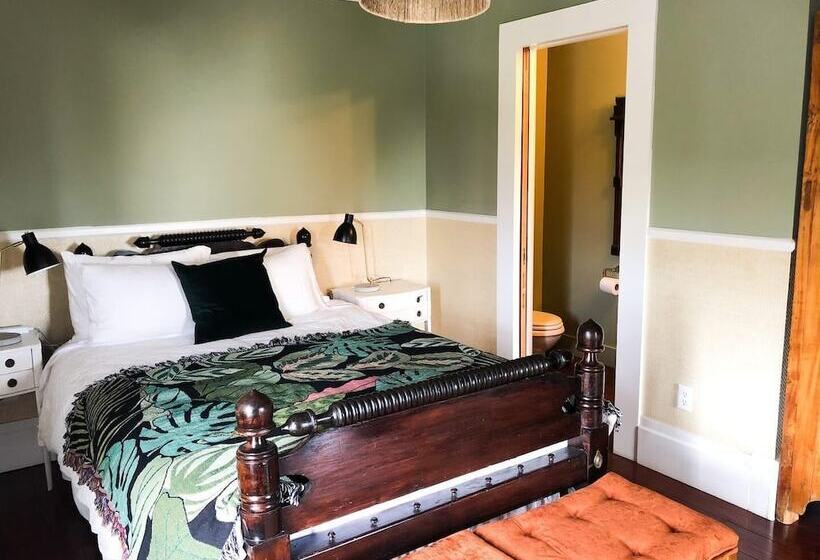 فندق The Weller House