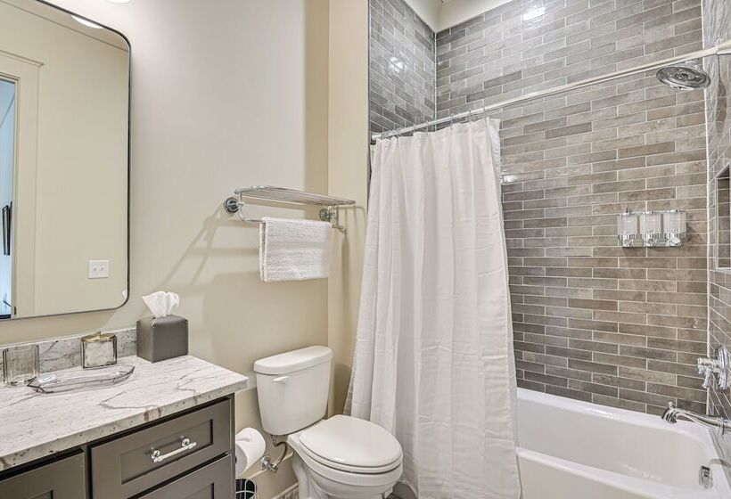 Idyllic Belmont Home < 1 Mi To Historic District!