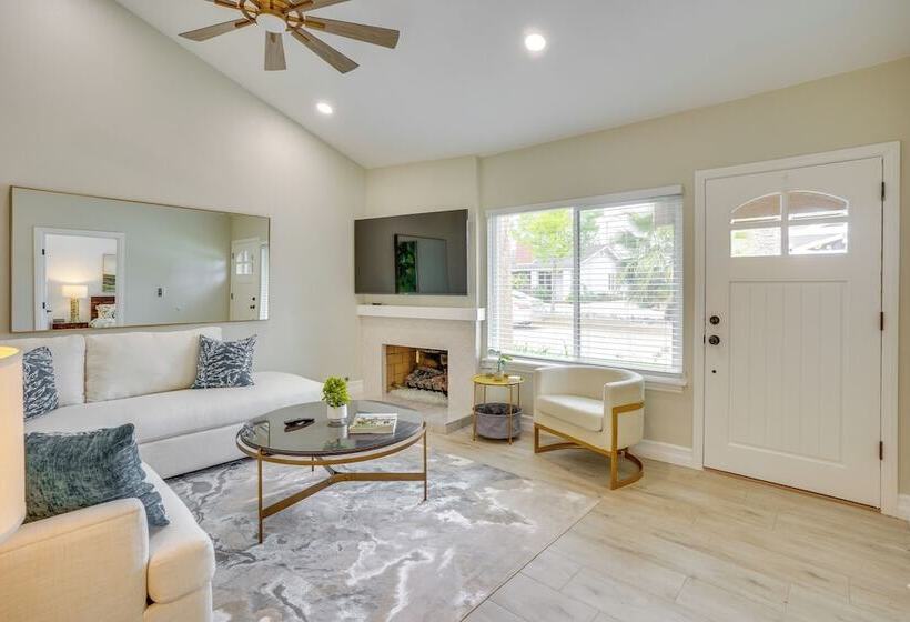 Idyllic Tustin Home W/ Private Patio & Grill
