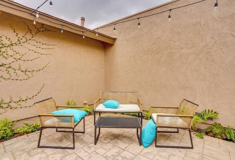 Idyllic Tustin Home W/ Private Patio & Grill