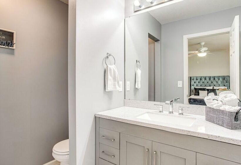 6 Mi To Dia: Denver Home W/ Fenced Yard & Fire Pit