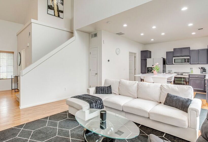 6 Mi To Dia: Denver Home W/ Fenced Yard & Fire Pit