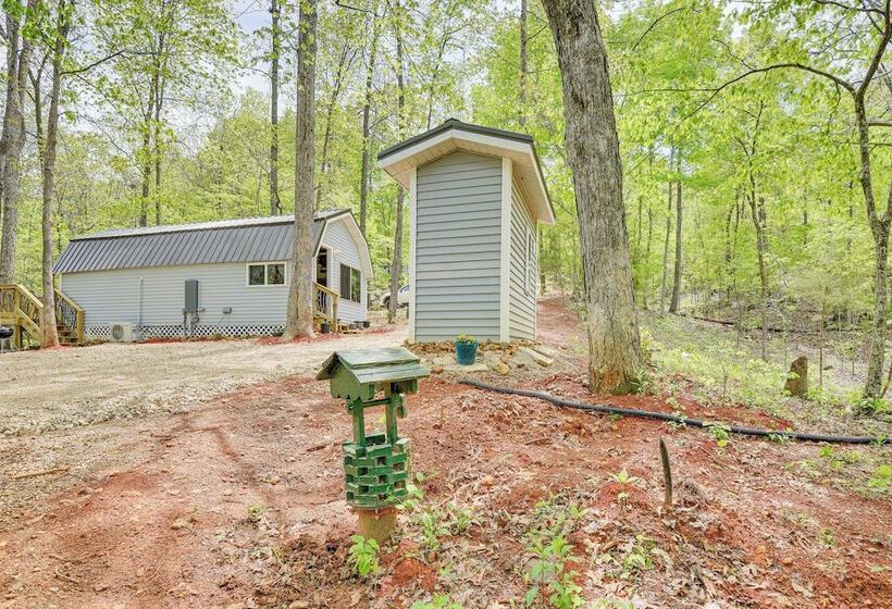 Inviting Des Arc Cabin W/ Fire Pit + Deck!
