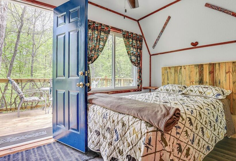 Inviting Des Arc Cabin W/ Fire Pit + Deck!