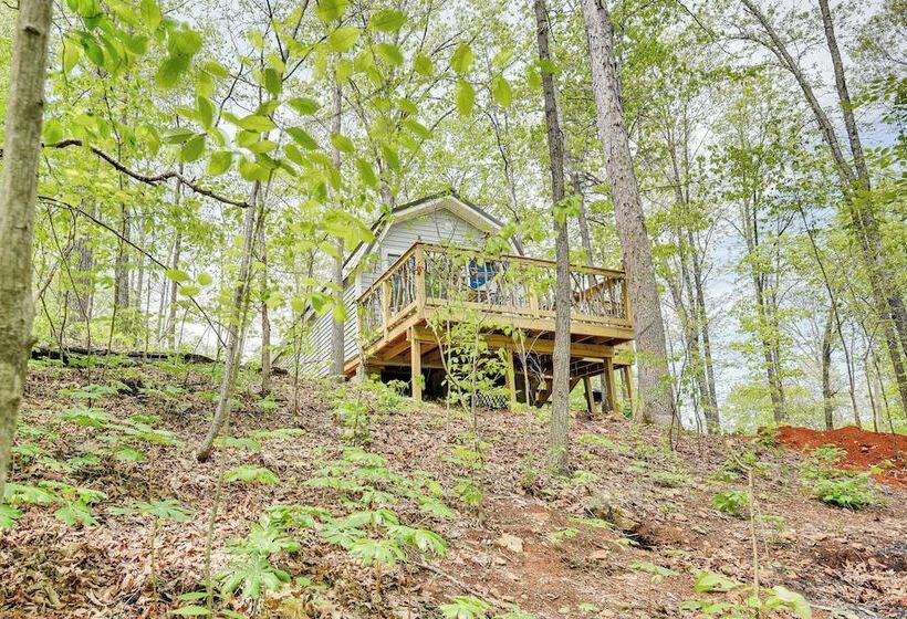 Inviting Des Arc Cabin W/ Fire Pit + Deck!