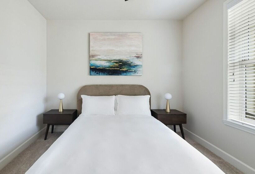 Kasa At Berkshire Village District Raleigh