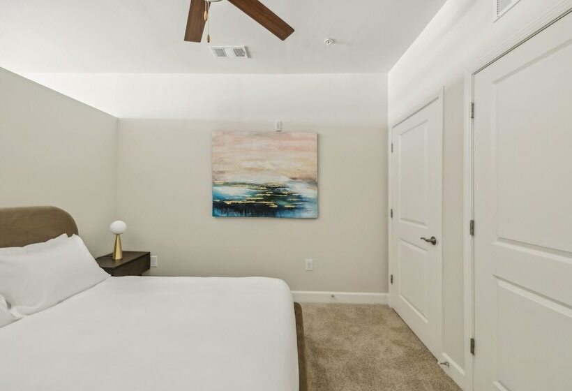 Kasa At Berkshire Village District Raleigh