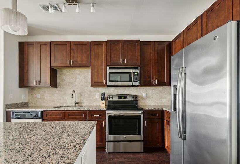 Kasa At Berkshire Village District Raleigh